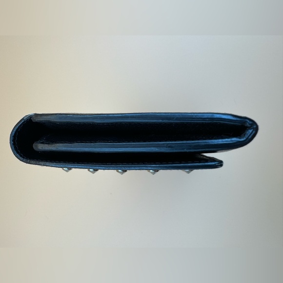 ❌SOLD❌Saint Laurent Grain de Poudre Studded Wallet - Picture 7 of 7